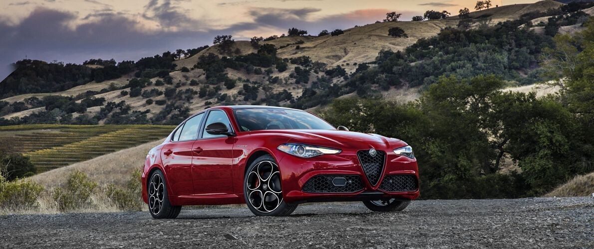 Новый автомобиль Alfa Romeo Giulia от 35 500 000 тенге из салона в Казахстане - фото 2