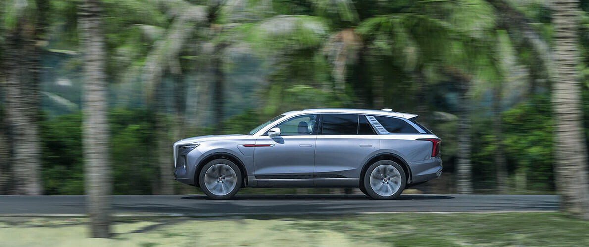 Новый автомобиль Hongqi E-HS9 от 49 999 000 тенге из салона в Казахстане - фото 2