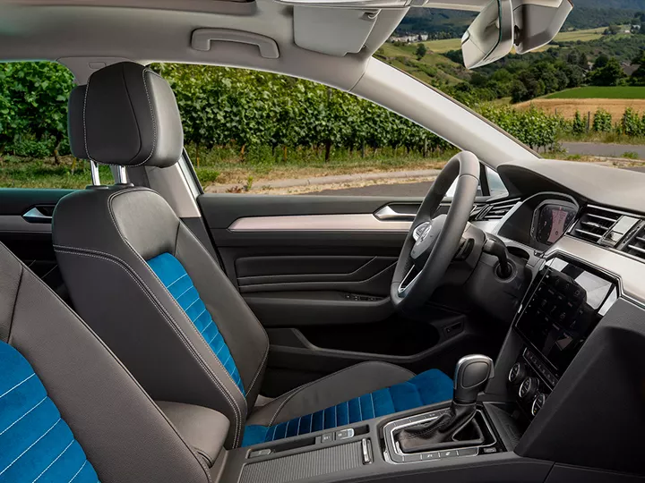 Новый автомобиль Volkswagen Passat 2023 года от 14 470 000 тенге из салона в Казахстане - фото 6