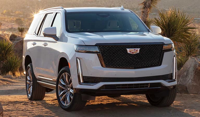 Новый автомобиль Cadillac Escalade 2023 года от 70 000 000 тенге из салона в Алматы - фото 1