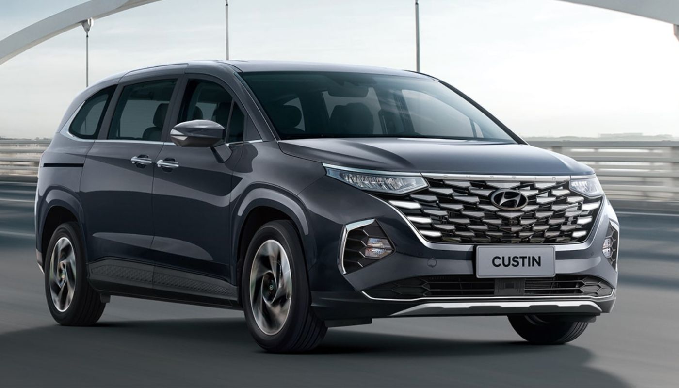 Новый автомобиль Hyundai Custin 2024 года от 15 490 000 тенге из салона в Казахстане - фото 1