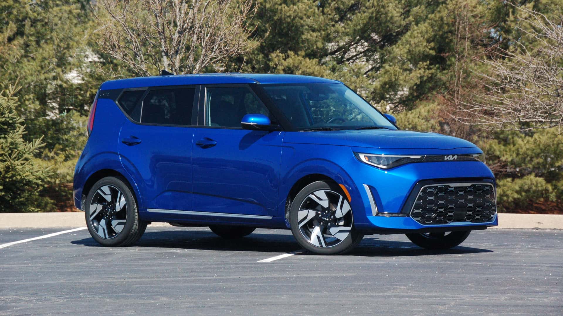 Новый автомобиль Kia Soul 2024 года от 12 090 000 тенге из салона в Казахстане - фото 1