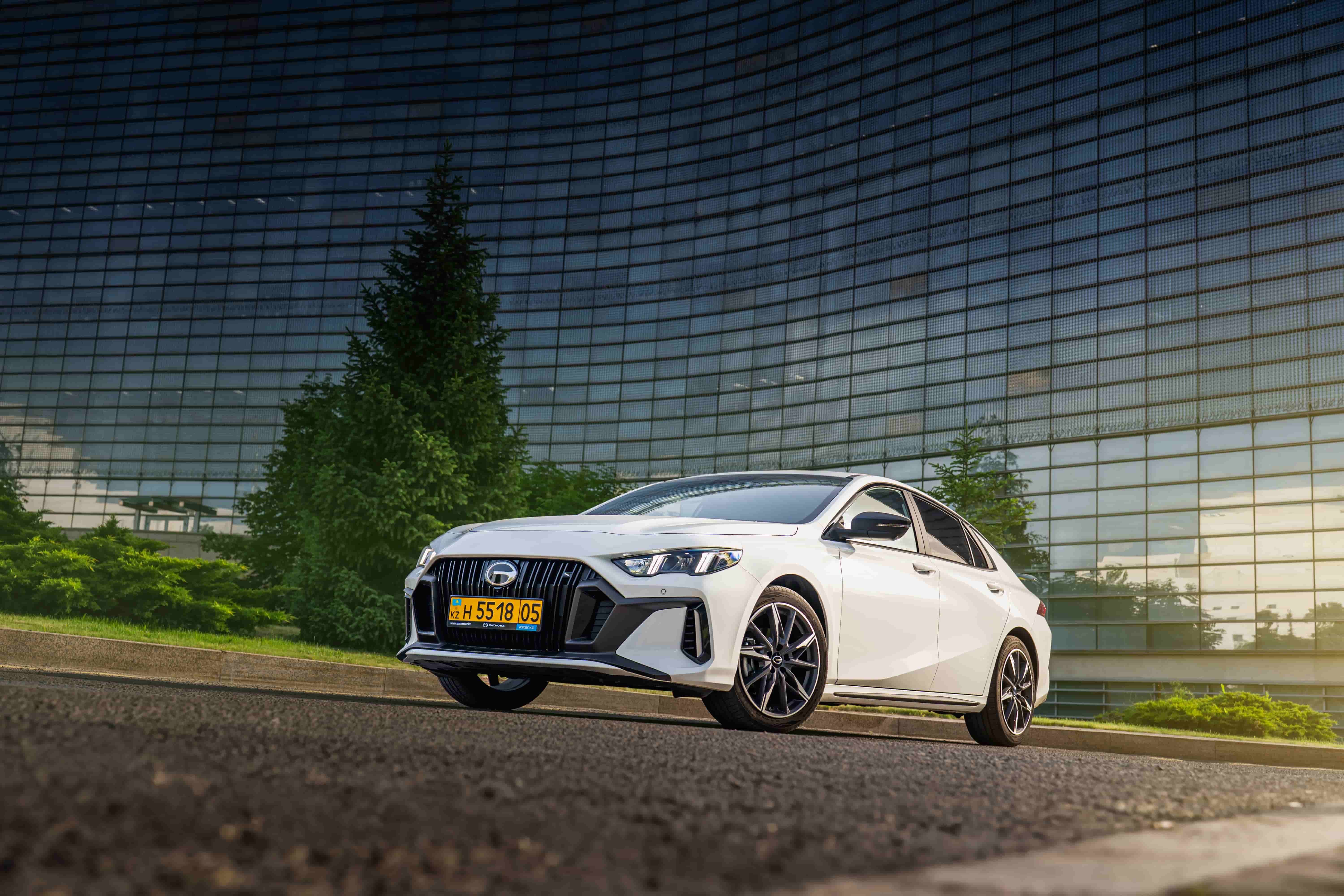 Новый автомобиль GAC Empow от 9 990 000 тенге из салона в Казахстане - фото 1