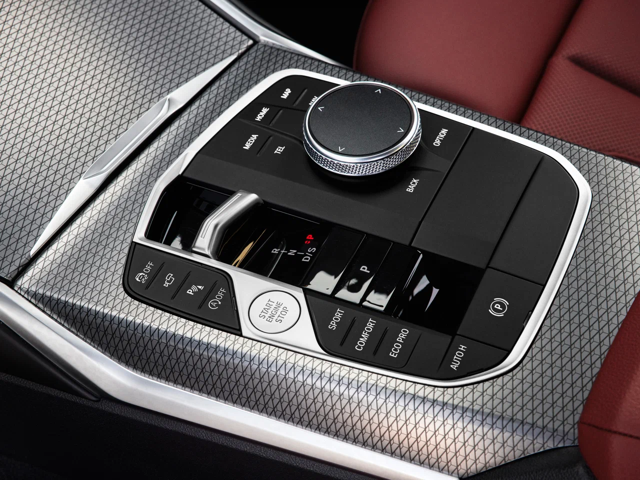 Новый автомобиль BMW 3 серии 2024 года от 38 409 613 тенге из салона в Казахстане - фото 10