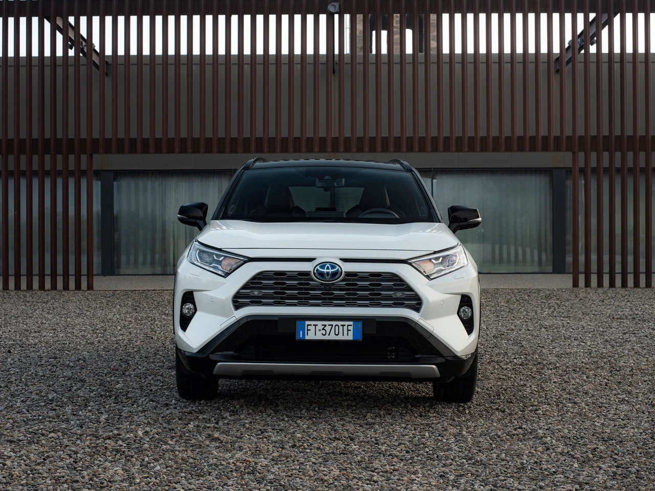 Новый автомобиль Toyota RAV4 от 21 390 000 тенге из салона в Казахстане - фото 2