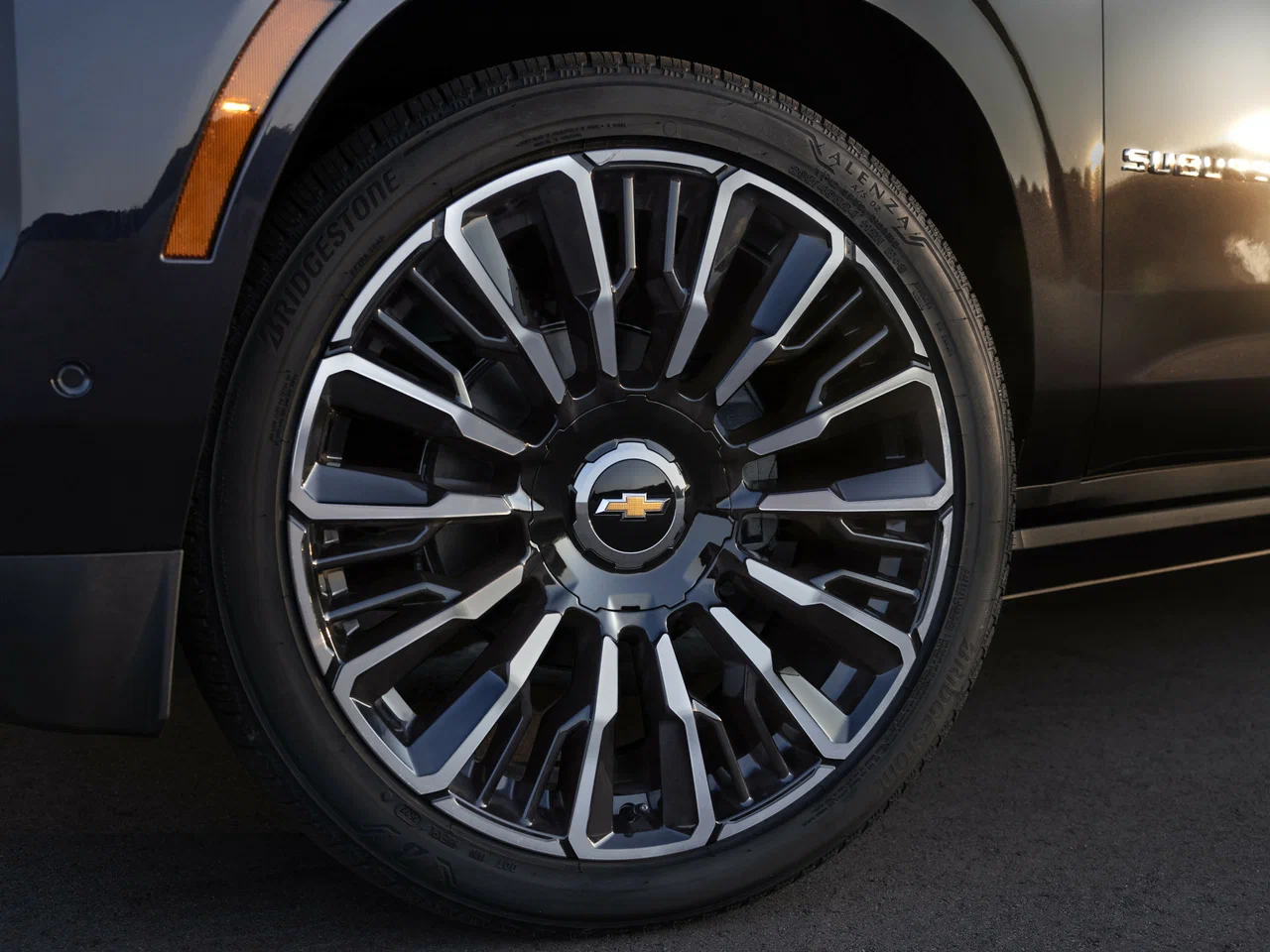 Новый автомобиль Chevrolet Suburban 2026 года от 59 990 000 тенге из салона в Казахстане - фото 13
