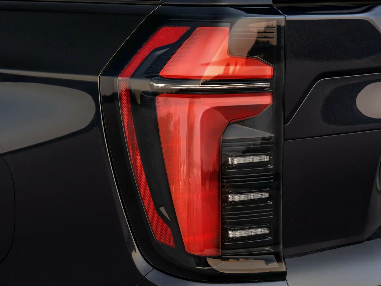Новый автомобиль Chevrolet Suburban 2026 года от 59 990 000 тенге из салона в Казахстане - фото 10