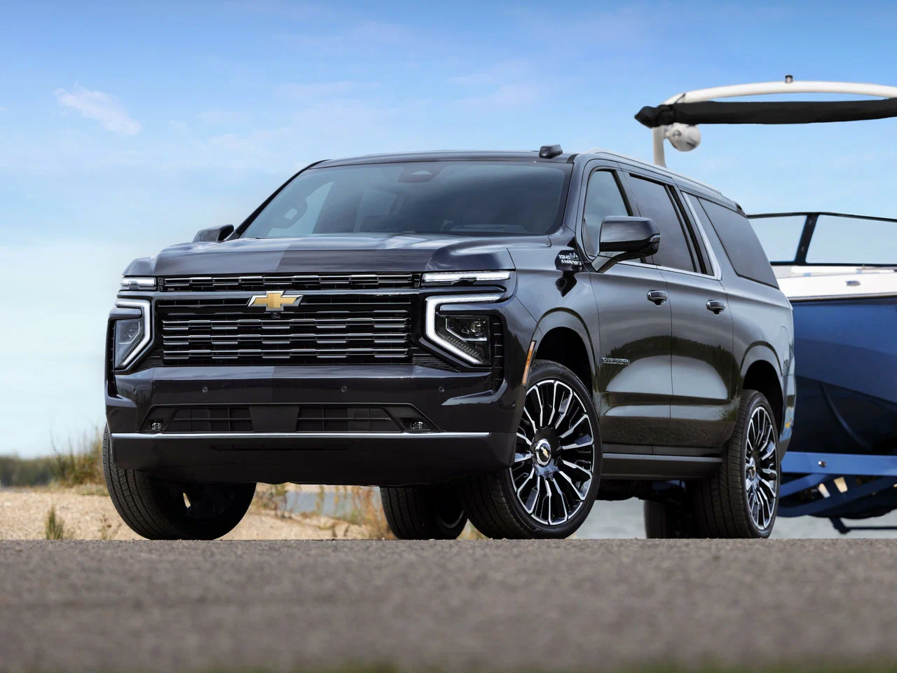Новый автомобиль Chevrolet Suburban от 59 990 000 тенге из салона в Казахстане - фото 2