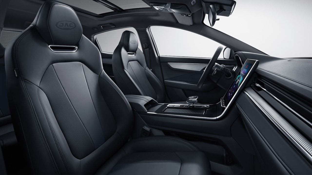 Новый автомобиль JAC J7 Plus 2025 года от 10 590 000 тенге из салона в Казахстане - фото 6