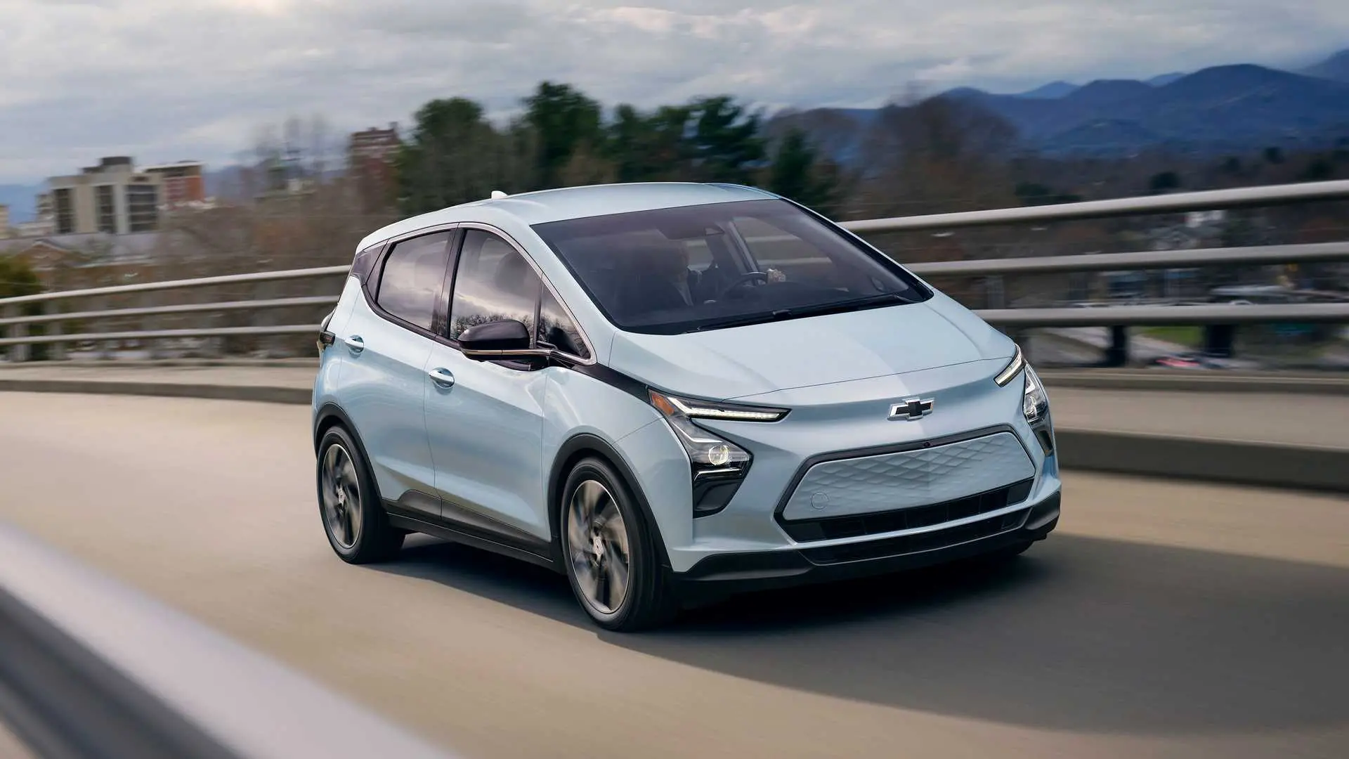 Электромобили болт. Chevrolet Bolt EUV. Шевроле болт 2022. Шевроле вольт 2023. Шевроле болт EUV 2023.