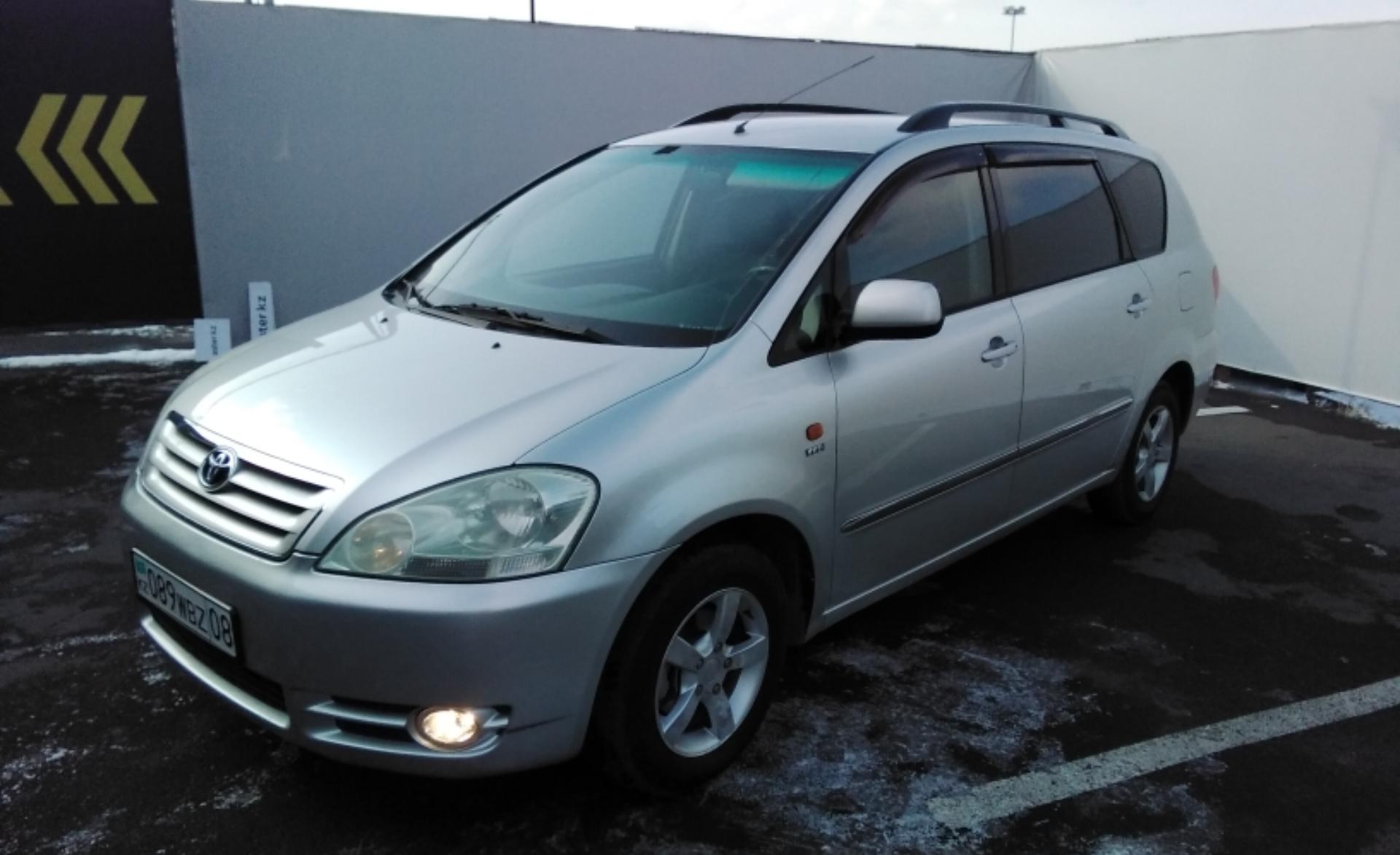 Тойота алматы. Авенсис версо 2002. Toyota Avensis Verso 2002. Рейлинг Toyota Avensis Verso 2002. Тойота версо 2002 года.