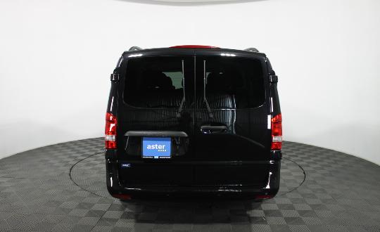 Mercedes-Benz V-Класс 2018 года за 17 210 000 тг. в Алматы