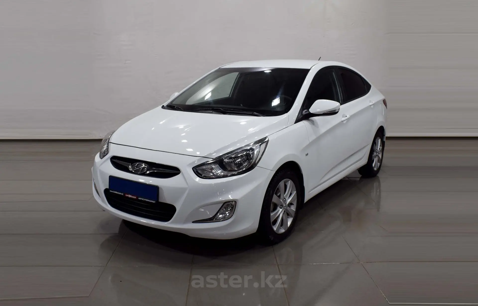 Хендай акцент в тюмени. Хендай акцент 2012 года. Hyundai Accent 2012. Хендай акцент 2012 фото. Акцент 2012 года фары.