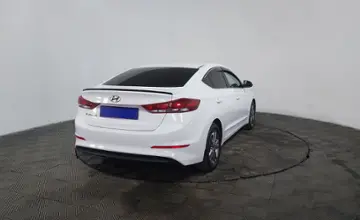 Hyundai Elantra 2018 года за 8 990 000 тг. в Алматы