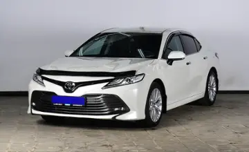 Toyota Camry 2018 года за 16 650 000 тг. в Нур-Султан