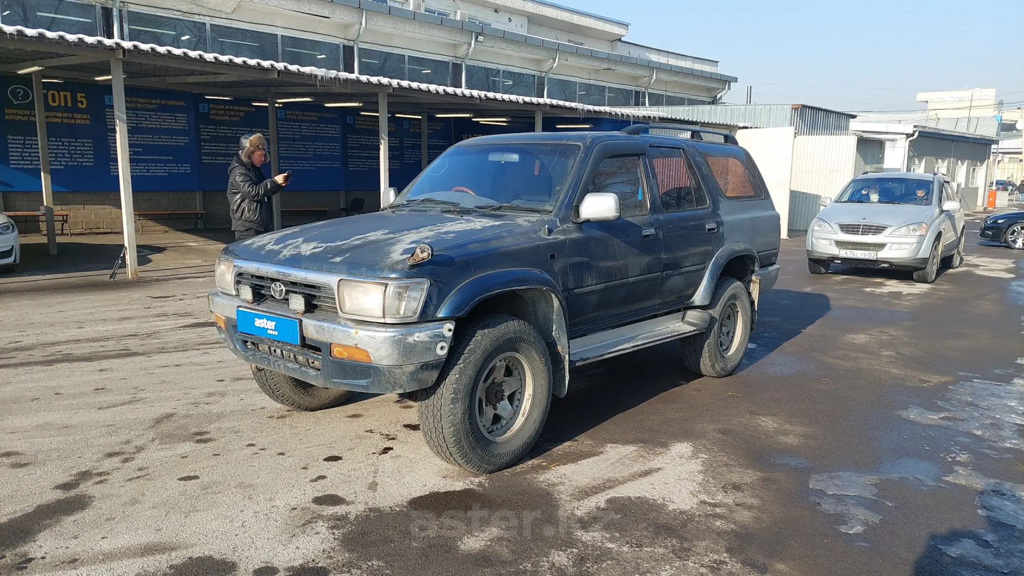 Toyota Hilux Surf 1991. Toyota Hilux Surf 1992 салон. Тойота Хайлюкс Сурф 1993 ПТС. Mitsubishi Pajero 1991.