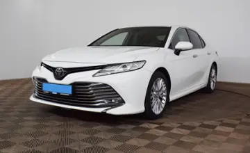 Toyota Camry 2018 года за 16 490 000 тг. в Шымкент