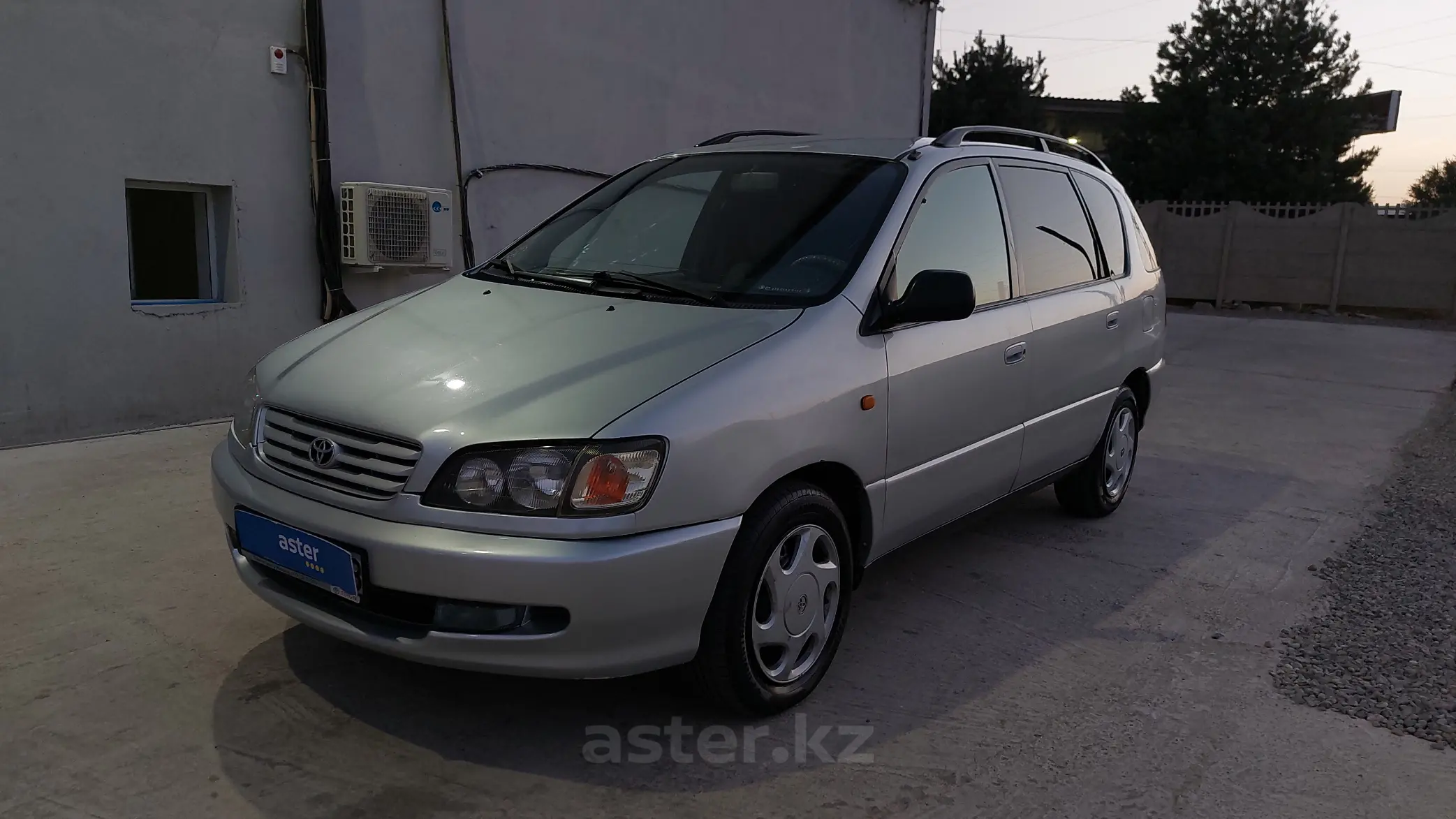 Тойота пикник бензин. Toyota Picnic 1998. Toyota Picnic 2001. Тойота пикник левый руль. Тойота пикник 1998.