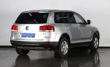 Volkswagen Touareg 2006 года за 5 950 000 тг. в Астана