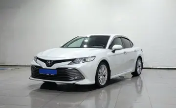 Toyota Camry 2018 года за 16 990 000 тг. в Шымкент