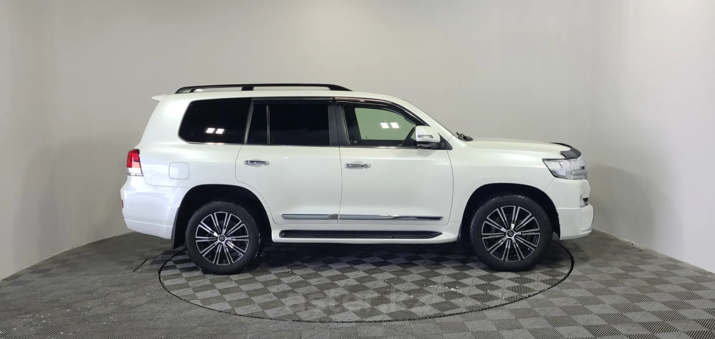 Купить Toyota Land Cruiser 2016 года в Алматы, цена 33000000