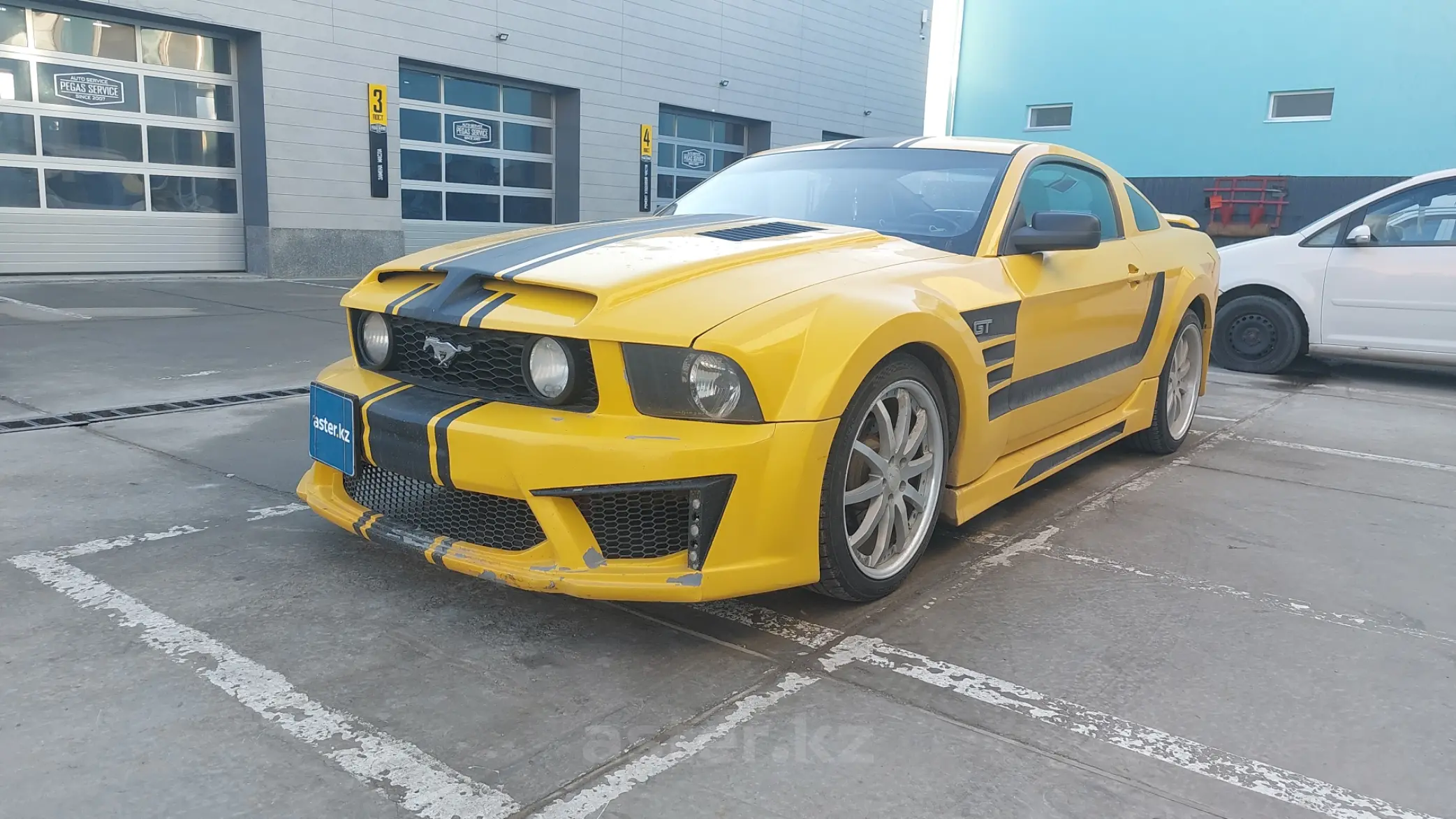 Ford Mustang 2005 Р¶С‘Р»С‚С‹Р№