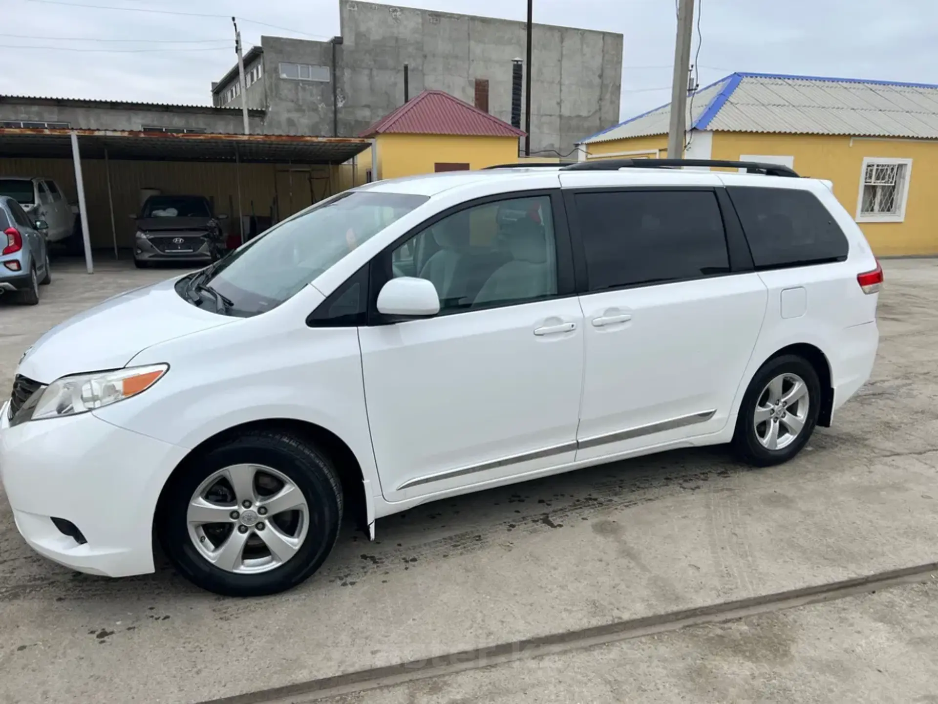 Toyota Sienna 2013