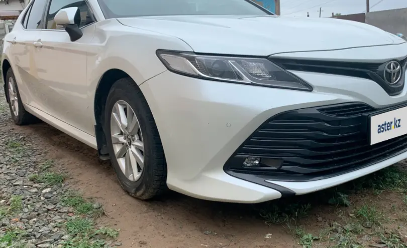 Toyota Camry 2019 года за 13 500 000 тг. в Атырау фото 3