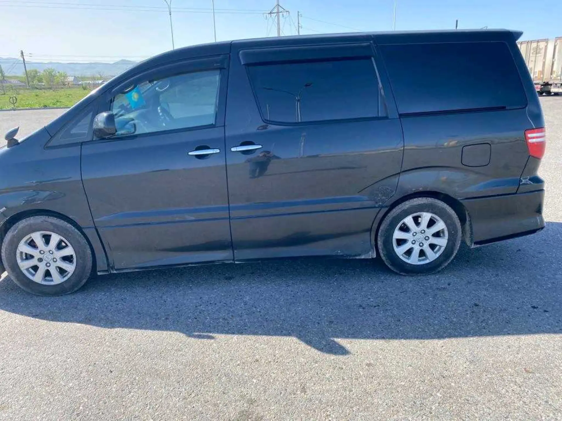 Toyota Alphard 2005