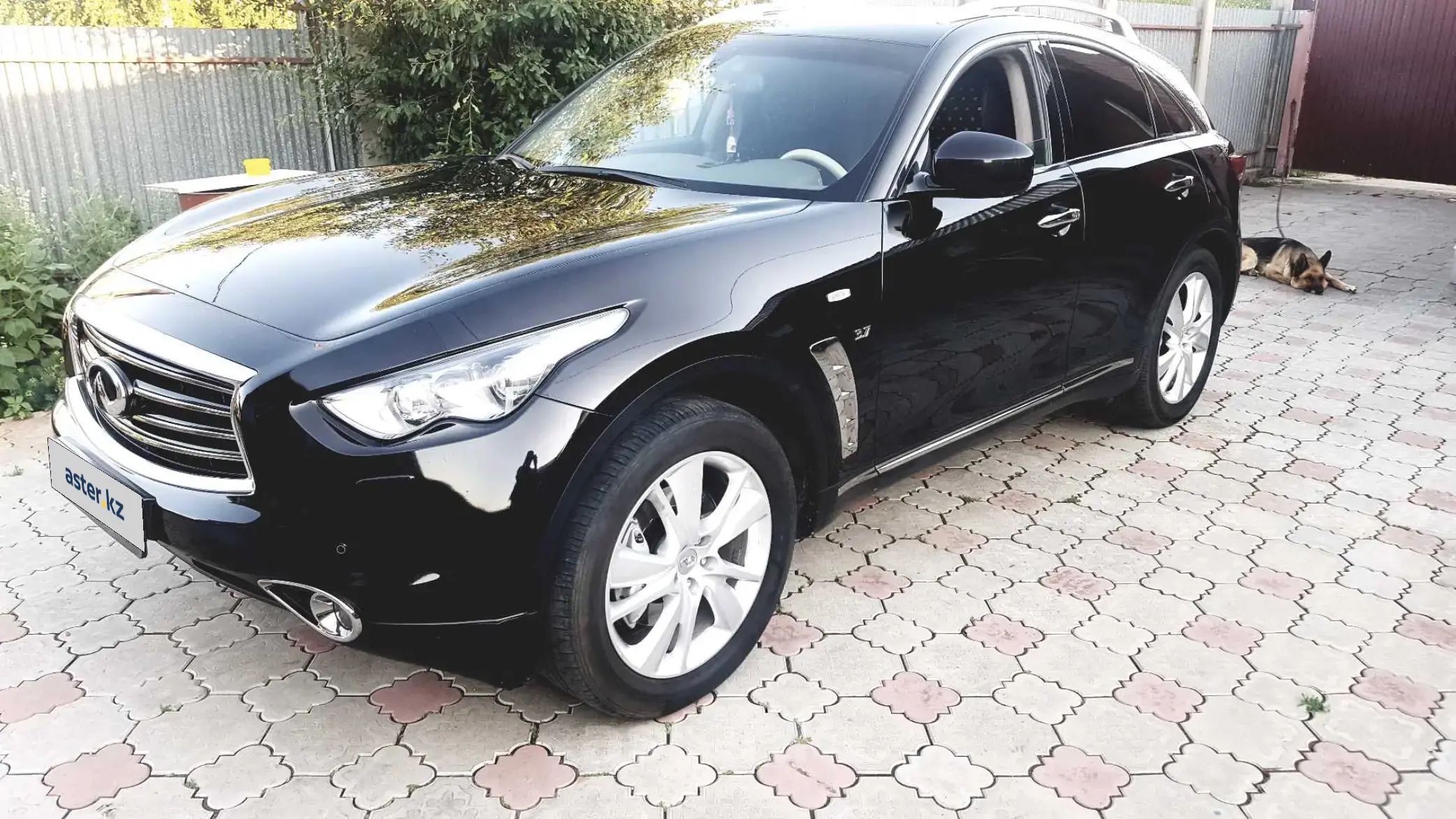 Infiniti QX70 2014