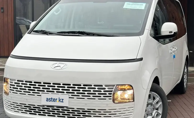 Hyundai Staria 2022 года за 25 990 000 тг. в Алматы